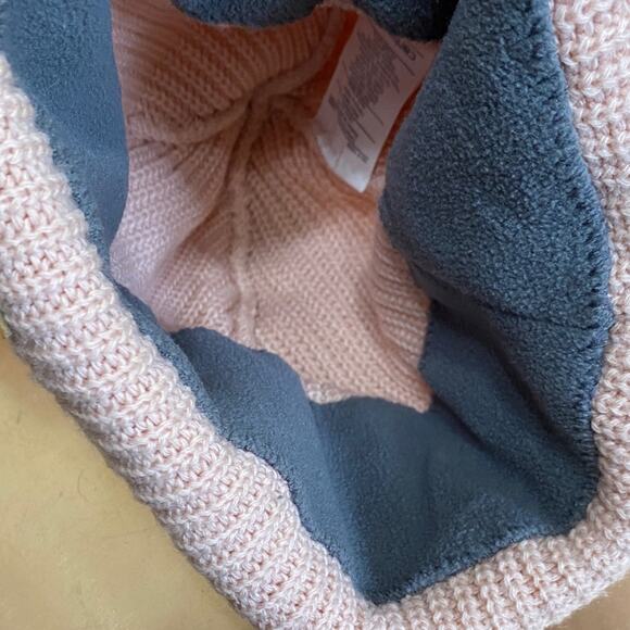 Carhartt Pink Knit Beanie with Gray Pom Leather Logo Excellent Condition! - Picture 5 of 9